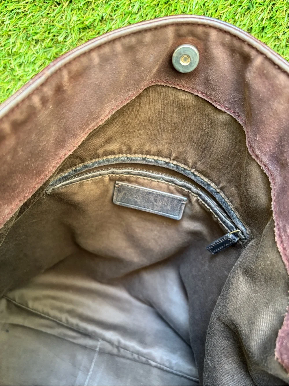 Yves Saint Laurent Patent Roady Hobo